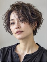 ヘアサロン マゼラン 新宿(Magellan)&nbsp;アンニュイ感のあるルーズパーマ：ショートスタイル