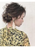 ヘアアクセなしでも華やか！ふわふわシニヨン