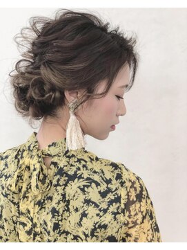 イグルー(igloo) ヘアアクセなしでも華やか!ふわふわシニヨン