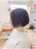 シャープな質感のコンパクトボブ