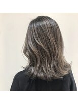 ワンズ(One’s)&nbsp;シャドールーツ×グレージュ