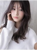 暗髪艶髪ゆるふわロングスタイル