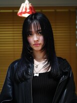 ロンプ(romp)&nbsp;エッジのあるレイヤーヘア