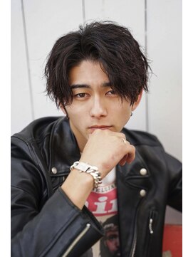 シエンブルー(CIEN blue) センターパートウルフ ツイストスパイラル 波巻きパーマ