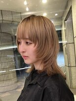 ダブ アオヤマ(DaB AOYAMA)&nbsp;マッシュウルフカット顔まわりカットハイトーンベージュ