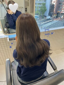 ヌーヴェル(nouvelle) 明るめグレージュ×ロング