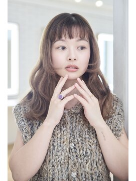 ケアリー 流山おおたかの森(Carelly) 大人可愛いレイヤーカットサイドバングベージュカラー