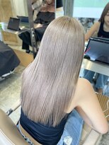 サンク 原宿 表参道(cinq)&nbsp;原宿ベージュカラーミルクティーベージュブリーチダブルカラー