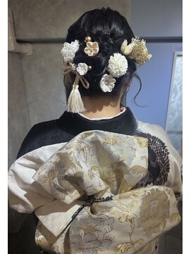 サーディースリーエーカーズヘアスタジオ(33Acers Hair Studio) ローウェイトアップスタイル