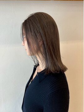 ロマリア(Lomalia) 乾かすだけでキマる髪/切りっぱなしミディアムボブグレージュ