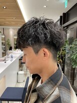 ステアケース 武蔵小杉店(stair:case)&nbsp;伸ばしかけでも微調整カットとパーマでかっこよくします。