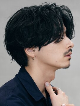 フィフス 神南(fifth) 渋谷フェザーパーマ毛流れメンズパーマセンターパート緩め20代