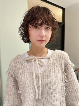 ホロ(hollo) マッシュボブウルフパーマ外国人風スパイラルパーマ