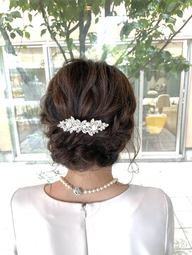 クロエ バイ ラヴィズム 小針店(CLOE by LUVISM) ゆるふわお呼ばれアレンジ♪