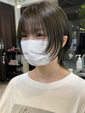 アクアオモテサンドウ(ACQUA omotesando) △ブリーチなしオリーブグレージュショートウルフレイヤーカット