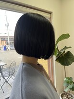 エルフゥ(Elle fou)&nbsp;ツヤツヤぱっつんボブ