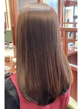 サロンデピレ 丸みストレートロング×ツヤナチュラルブラウンカラー