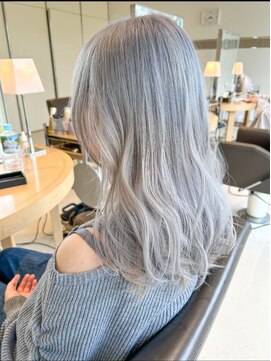 ユウヘアー 大高店(U Hair) ブリーチ一回で作るシルバーカラー