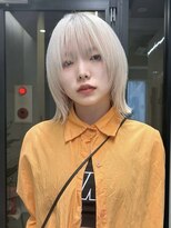 ソル 栄矢場町(SOL)&nbsp;ウルフカット/ホワイトブロンド/ウルフレイヤー/くびれミディ