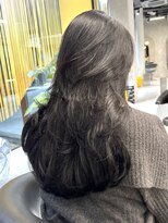 シティ(CITY)&nbsp;レイヤーカット　グレーブラック　かきあげヘア