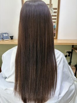 プレグラ(PLGR)の写真/【髪質改善】天然由来の厳選トリートメント。時間をかけて芯まで栄養と潤いを浸透☆指通り滑らかな髪質に。