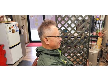 理容 飛騨の写真/【コスパ×タイパ◎】カット＋シェービング4,500円！スピーディーな施術で忙しい男性の身だしなみを応援！