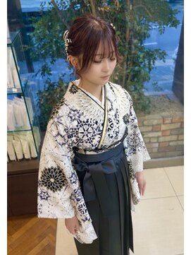 ファーレンピュアスウィート(fahren-pure-suite) 袴スタイルシニヨンアレンジ