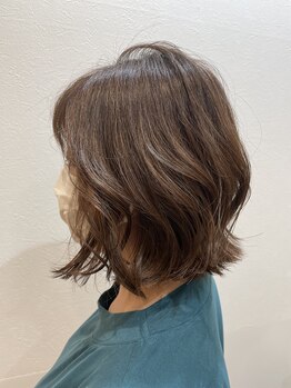 エムツーエフ(m2f)の写真/オーガニック成分配合の優しいカラー剤と髪質改善トリートメントでナチュラルな美しい髪へ♪