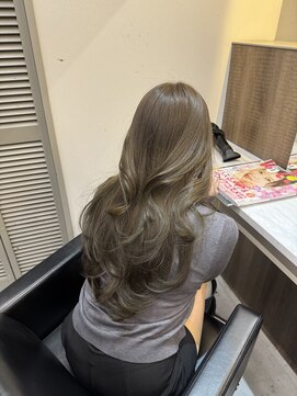 エイト 博多店(EIGHT hakata) オリーブグレージュ