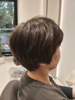 アンベリールフルー(EMBELLIR fleur)&nbsp;大人の美バランスのひし形ショートカットスタイル