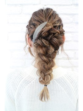 グラス 春吉1号店(glass) ゆるめ編み込みアレンジ