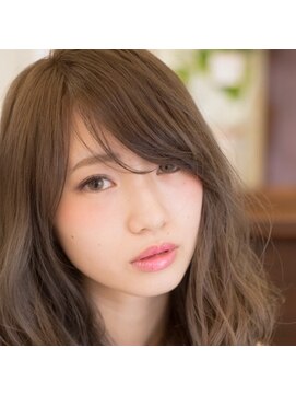 ディシェーレローブ(die Schere Lob) ニュアンスウェーブスタイル