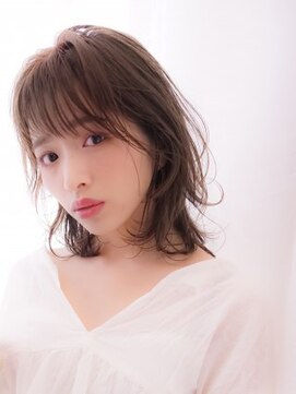 ネオリーブ チロル 横浜西口店(Neolive CiroL.) 春色 大人かわいい ヘルシーレイヤー  柔らかアッシュベージュ