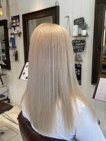 プールブー(Pour Vous)&nbsp;視線一人占め！クールホワイト！