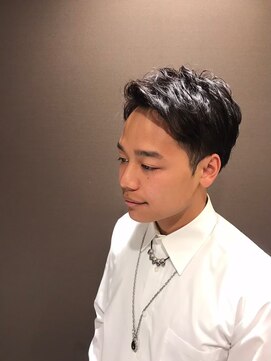 シャウルデッサントウキョウ 表参道(CHARLES DESSIN Tokyo) 刈り上げセンターパート[表参道駅]