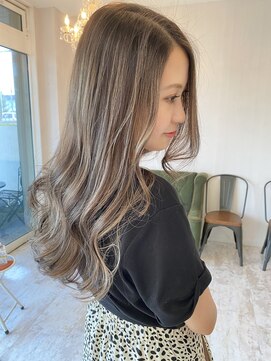 イーエス(E.S) ブリーチ1回 ミルクティーハイライト