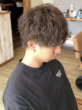 ベッロ(Bello) かっこいい！で、大注目！シャドーパーマ