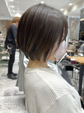 アフロート ルヴア(AFLOAT RUVUA) みねスタイル♪ 似合わせ ショート ボブ 30代 40代 小顔 新宿