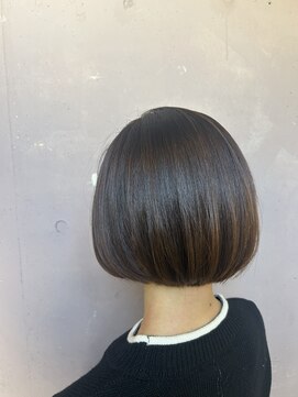 ニマルニーニー バイ ヤスオカ(2022 BY YASUOKA) 艶ボブ