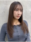 美髪ストレートレイヤーロングシースルーバングヘア