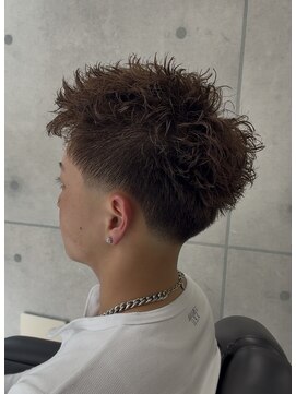 クロム トウキョウ ザ バーバーアルト 神保町店(CHROM TOKYO the Barber ALT) テーパーフェード