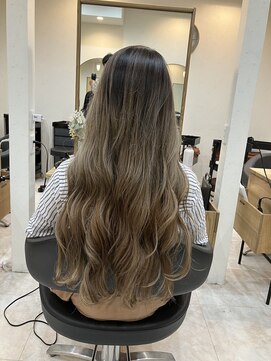 エリス ウメダ(Eliss umeda) バレイヤージュ