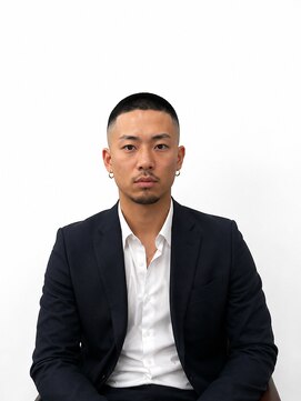 ブリリアント ヘアー ダイヤ(Brilliant Hair Dia) 20代メンズ向けフェードスタイル｜男らしさ際立つスキンフェード