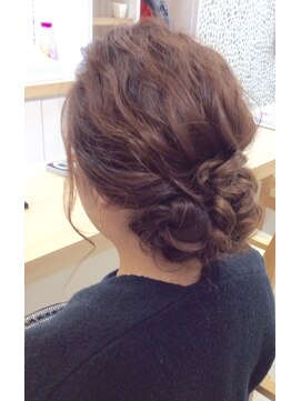 ブロッサム ヘアデザイン(blossom) ルーズアップ