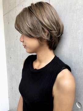 キアラ(Kchiara) 前下がりショートボブハイベージュ/kchiara天神川野直人