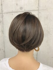 艶髪大人ショートボブ☆明るめの白髪染めでオシャレ☆