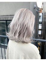 ジーナ(XENA) 【光】White blonde