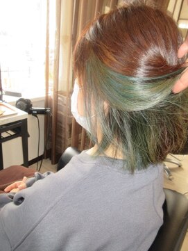 コア フィール ア デイ(COIFFURE A DAY) 【M3D見附今町】マットインナーカラー