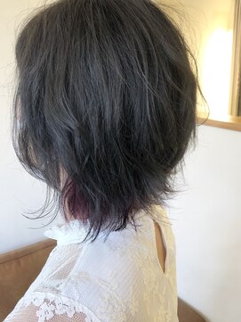 リール ヘアーアンドカンパニー(Rire Hair&Co.) ダークシルバー/インナーカラー/パープル/ウルフショート