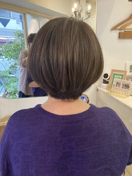 アミュレ(Amule) 大人女子に人気小顔見え丸みナチュラルショートボブ梅ヶ丘美容室